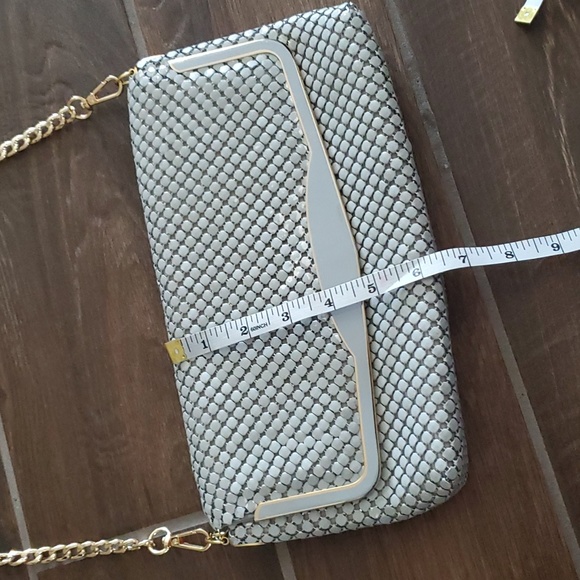 VINTAGE La Regale White & Gold Chainmail Metal Mesh Purse - Picture 12 of 13